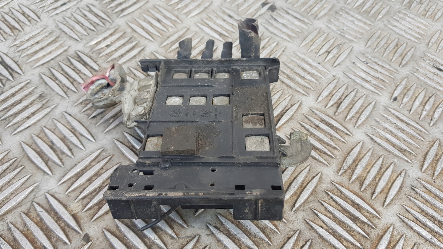 LANCIA THESIS 2.4 JTD Module fusibles Relais 60668852