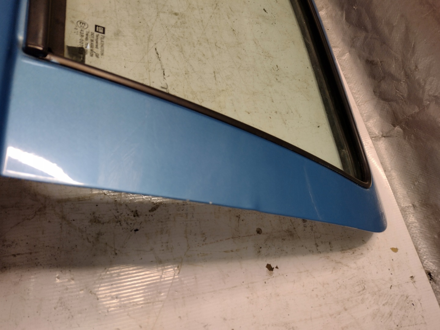 door left front Opel Corsa C 3D k: Z20N