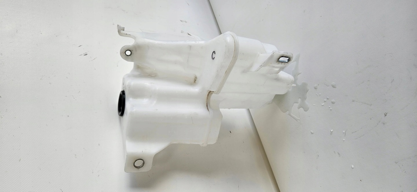washer fluid tank TOYOTA RAV4 V 18- ORYG