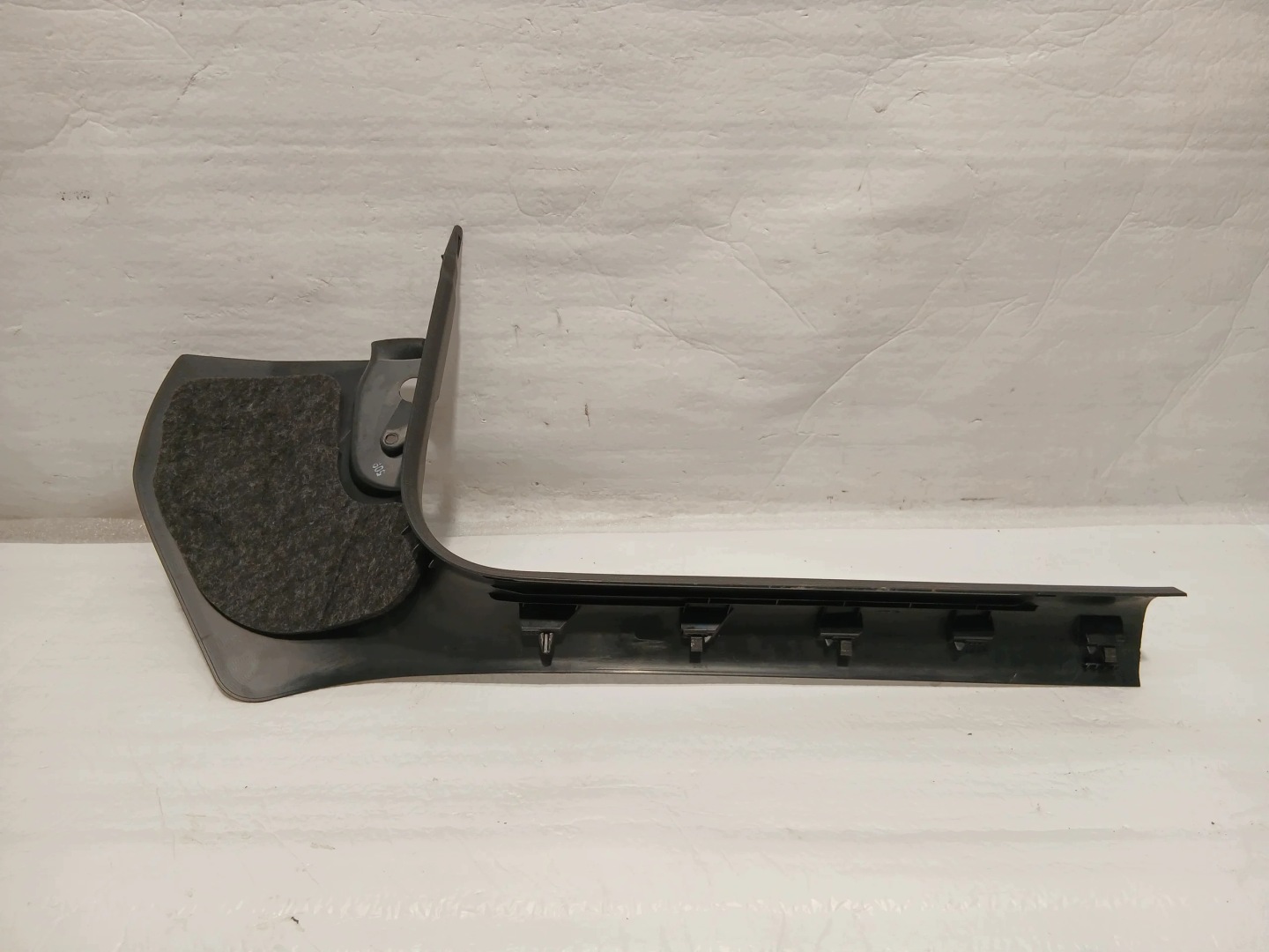 AUDI A4 B9 LIFT couverture seuil gauche 8W1867271A