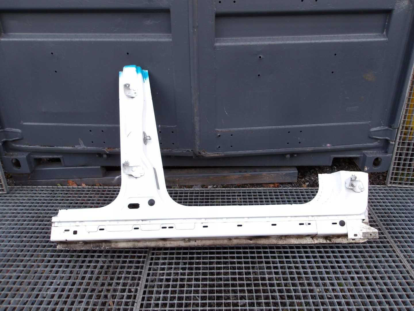 FORD KUGA MK2 12-19 threshold ZE SLUPKIEM right BOK