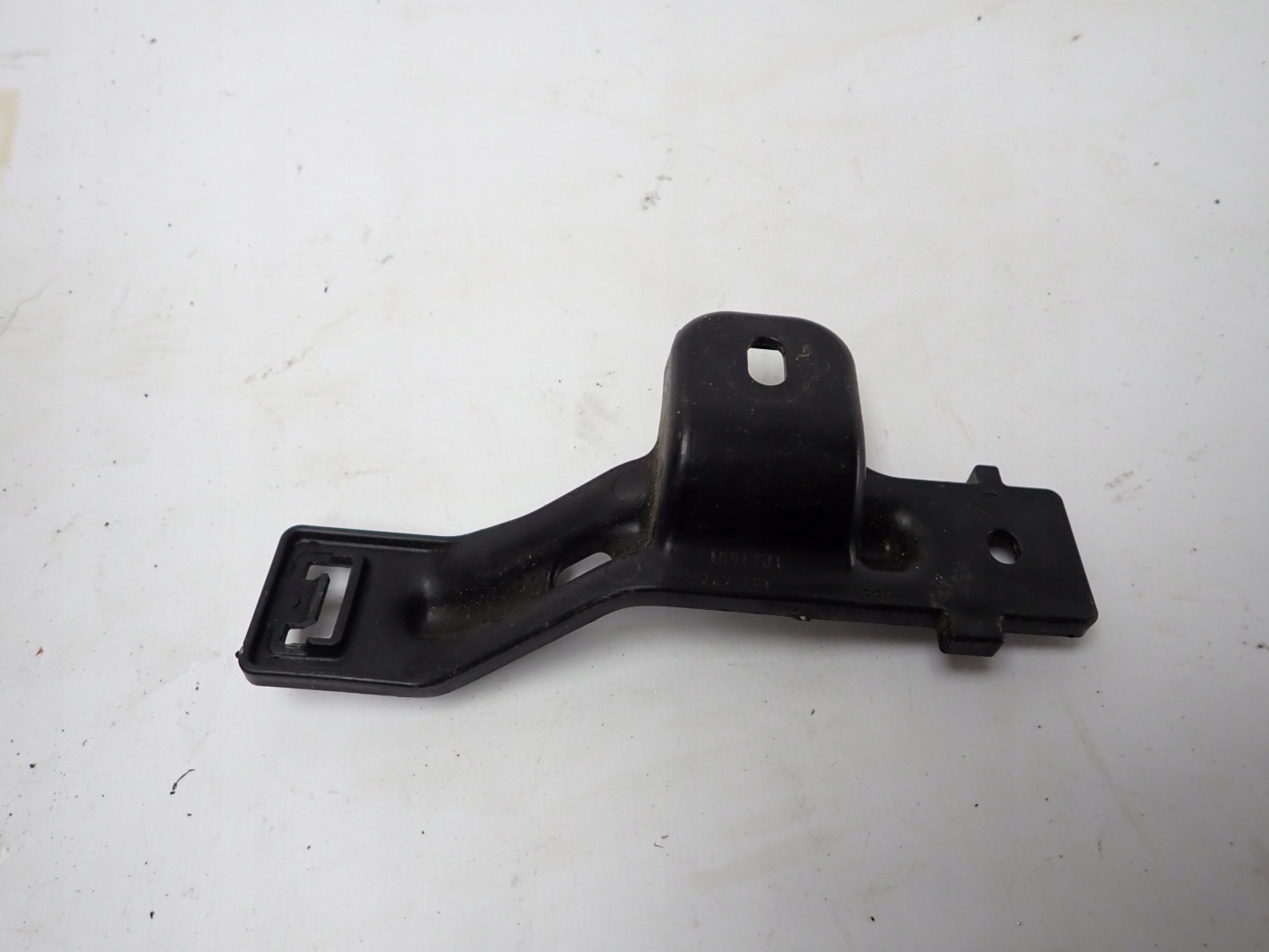 KIA PICANTO III bumper bracket rear part right 86682-G6010