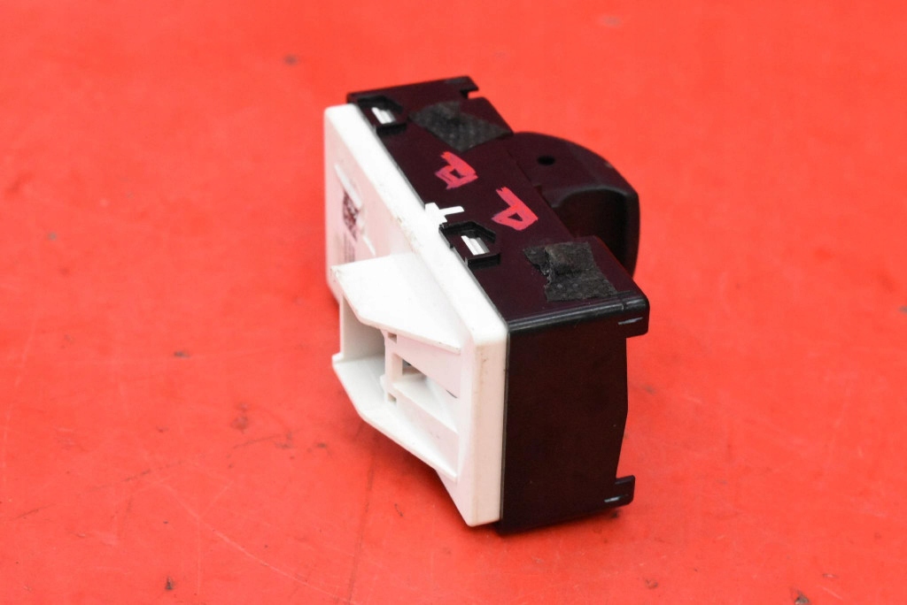 switch lifting windows right front 93581R2000 KIA SPORTAGE 5 V 21-25