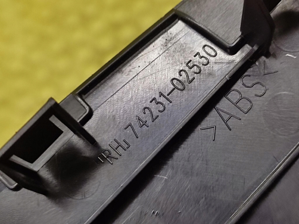 TOYOTA AURIS window control switch right front 7423102530