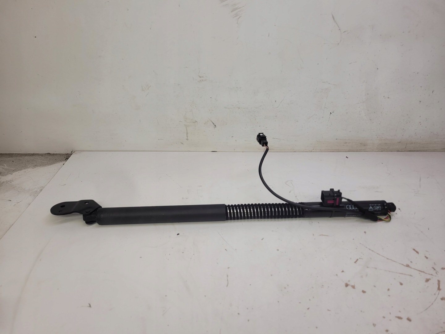 damper telescope bonnet rear part AUDI A7 4G8827852F