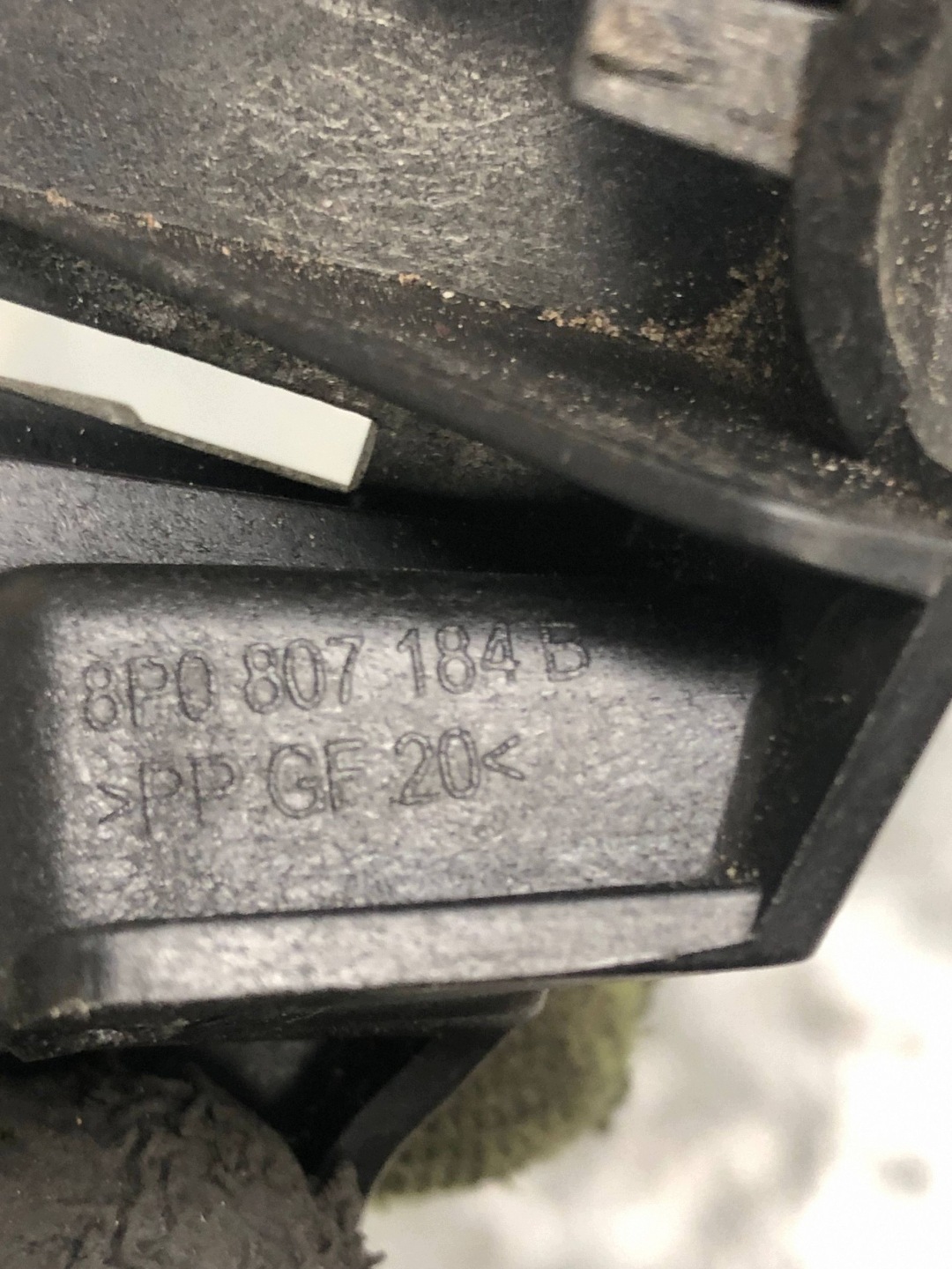 bumper bracket right front AUDI A3 8P LIFT 8P0807184B