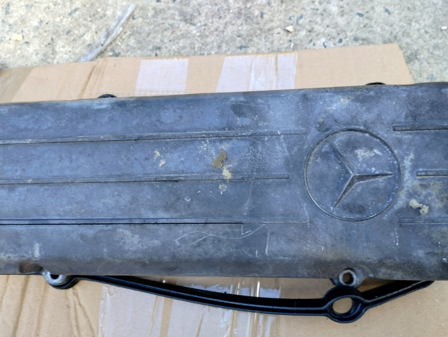 Abdeckung der Ventile Deckel MERCEDES 124 W124 300D EGR
