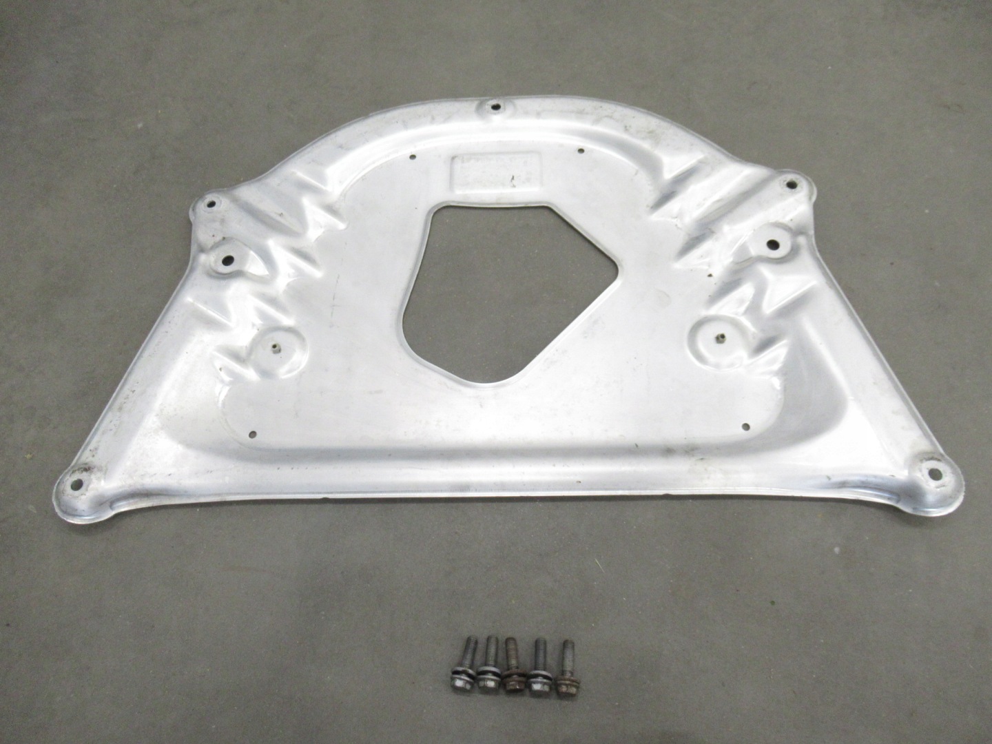 cover covering cover below engine BMW e60 e61 e63 e64 screws