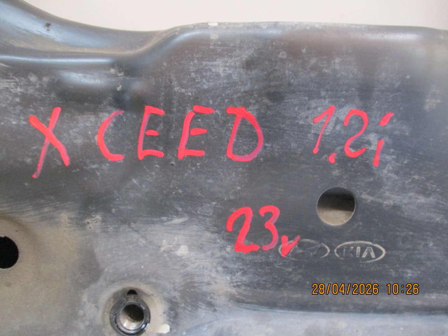 axle beam subframe axle beam Kia X-CEED 23R 62401J7AB0 front