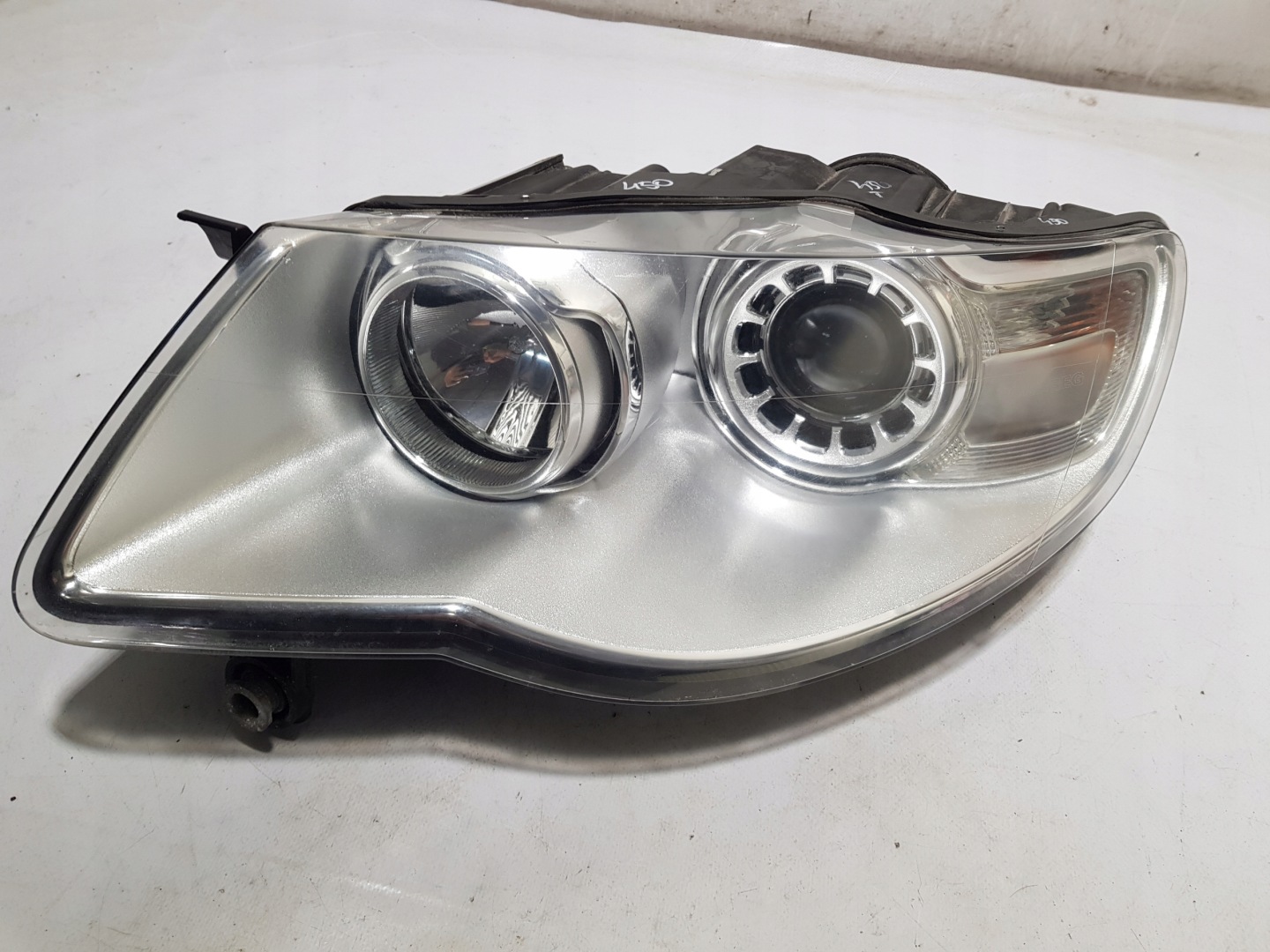 VW TOUAREG LIFT 7L light left front H7 UK