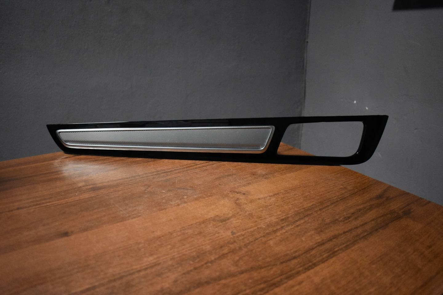 moulding DECOR door front left PORSCHE CAYENNE 9Y 1
