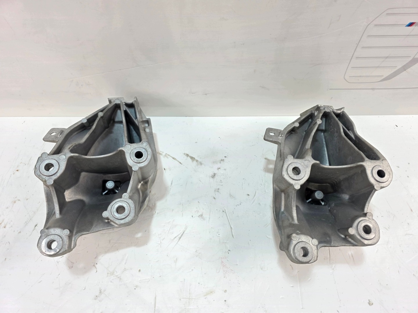 engine mount left BMW X7 G07 LCI 9844633