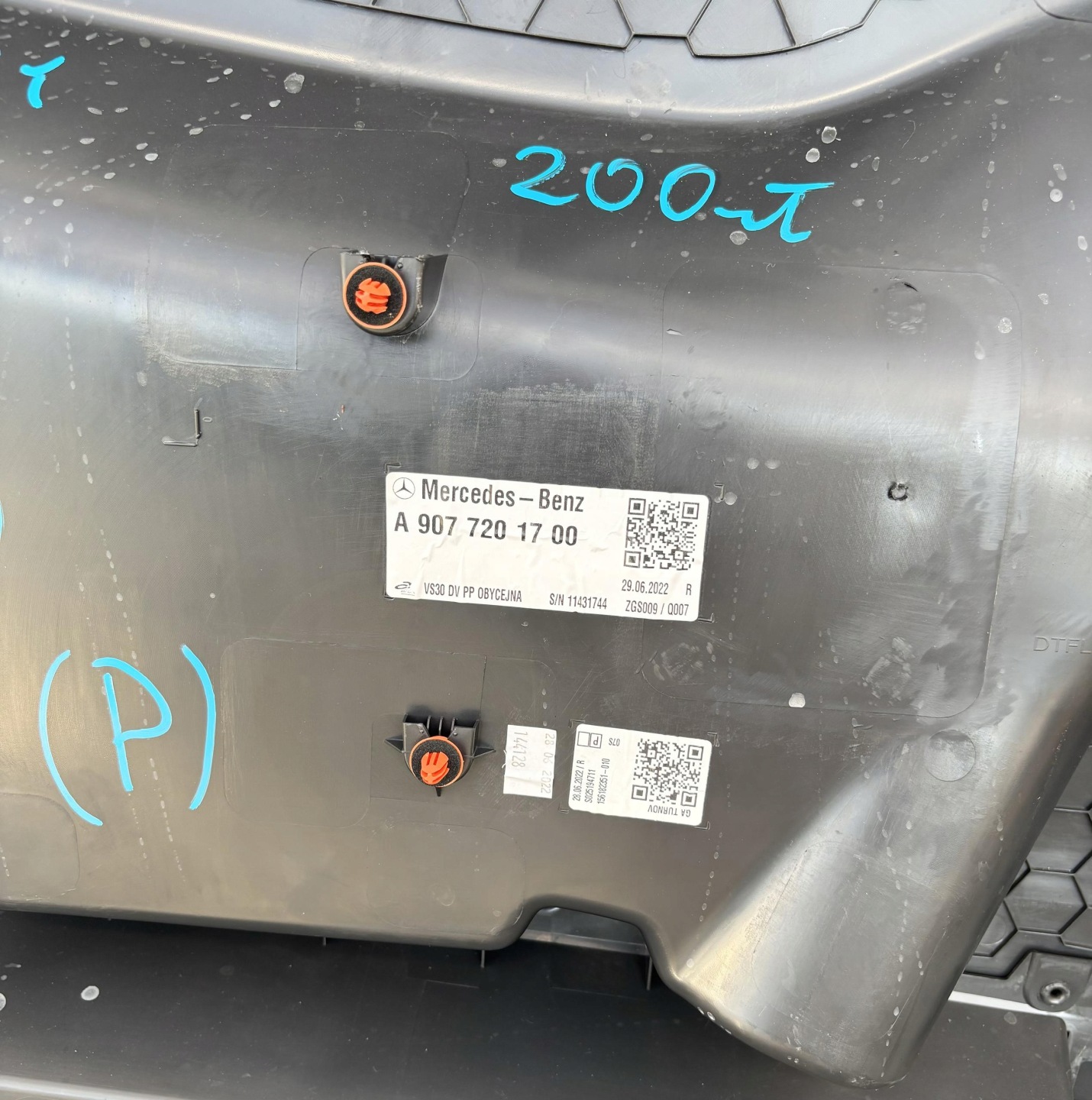 SPRINTER 907 910 17- side door PRZEDNICH right original new ORYG.