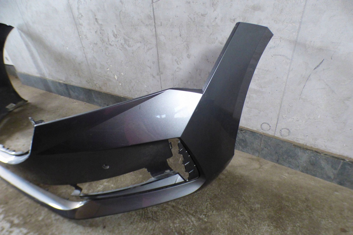 Skoda Superb IV bumper front front 3P0807221 st.BDB