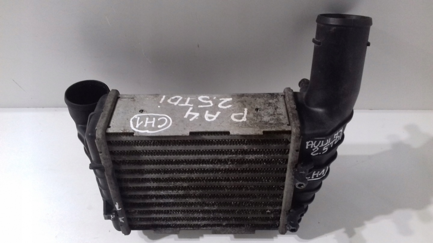 AUDI A4 chladič intercoolera 2,5 TDI 059145806