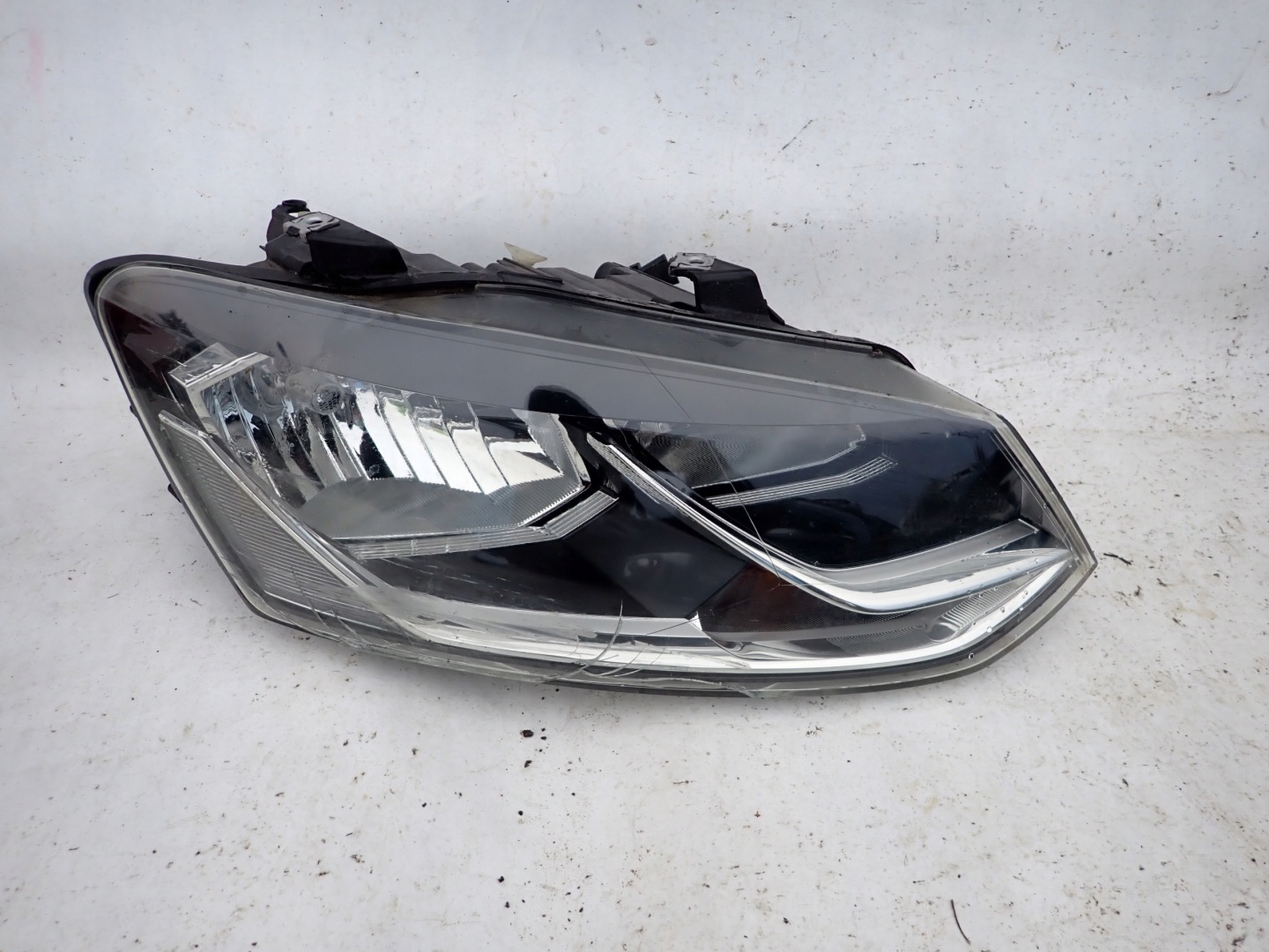 VW POLO V 6C LIFT 14- light right front PUSZKA