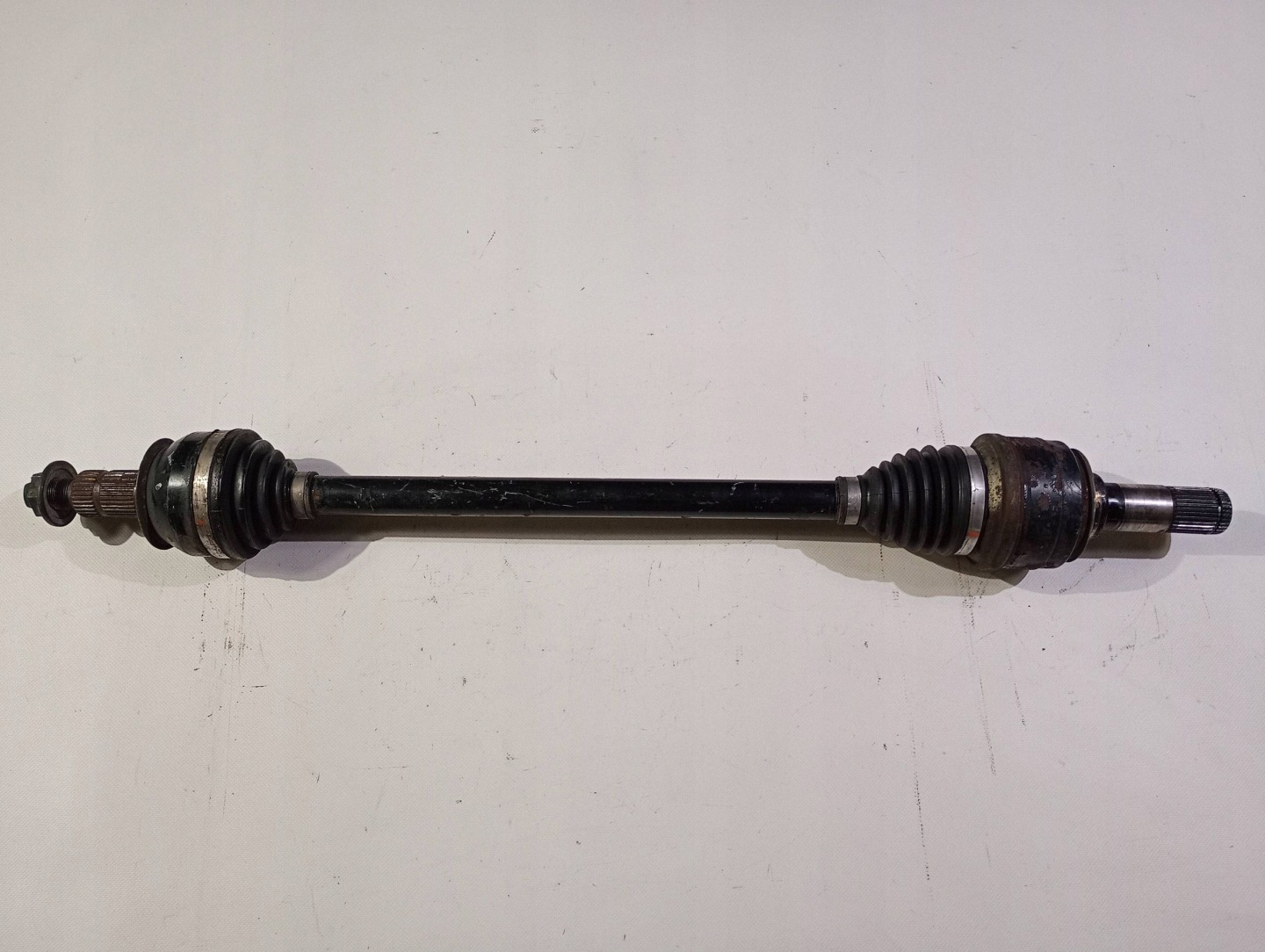 semi-axis left rear part rear left Chevrolet Camaro SS 6.2 v8 2009-2015