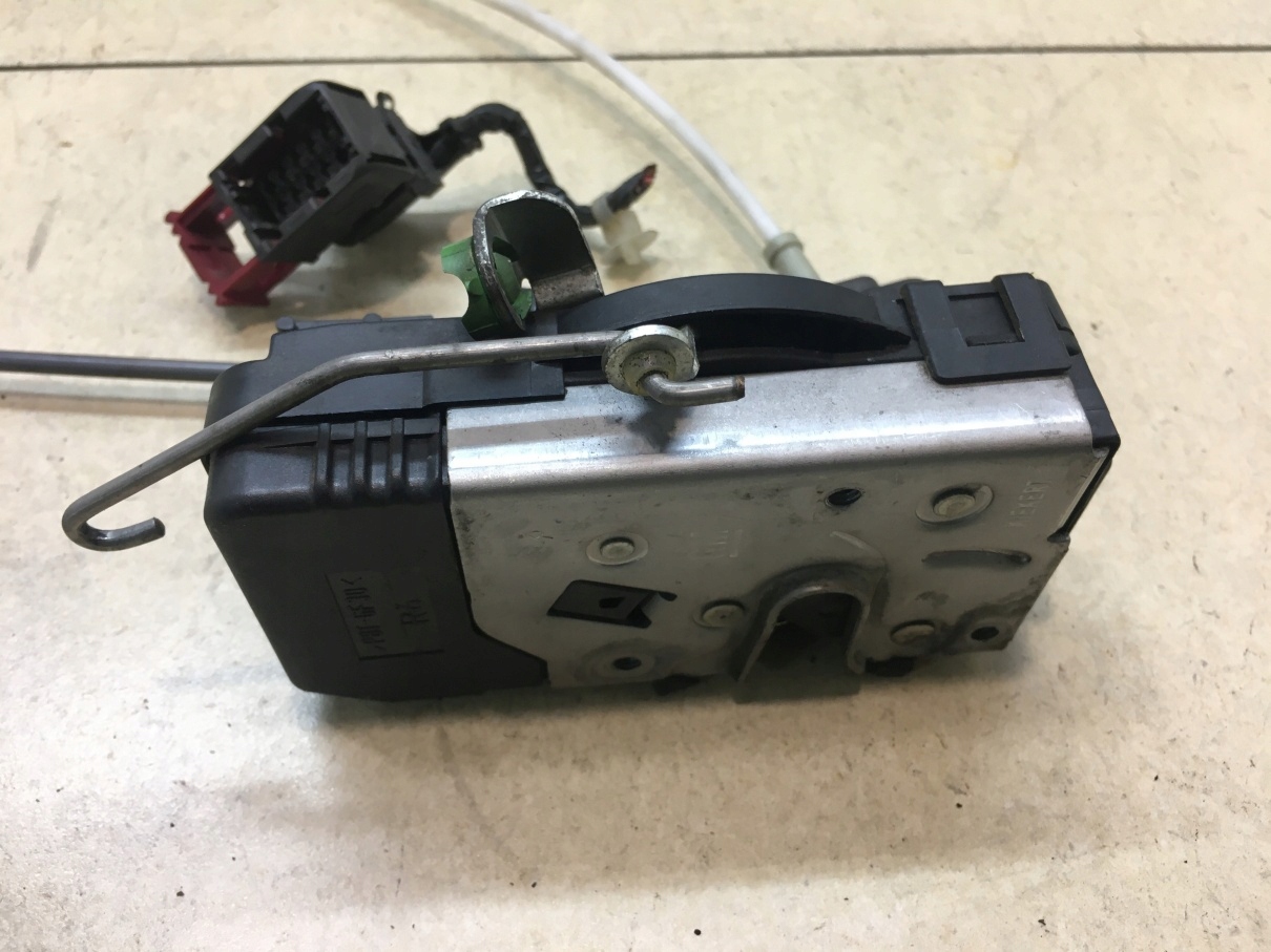 lock door right front ZAFIRA A 24444017 8 PIN