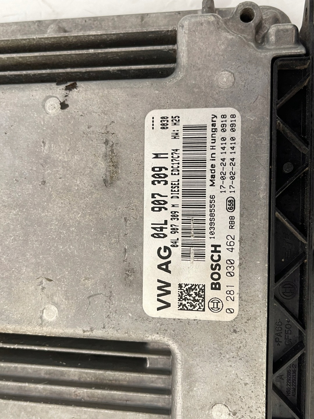 VW AUDI SKODA 2.0 TDI computer control unit of the engine 04L907309M
