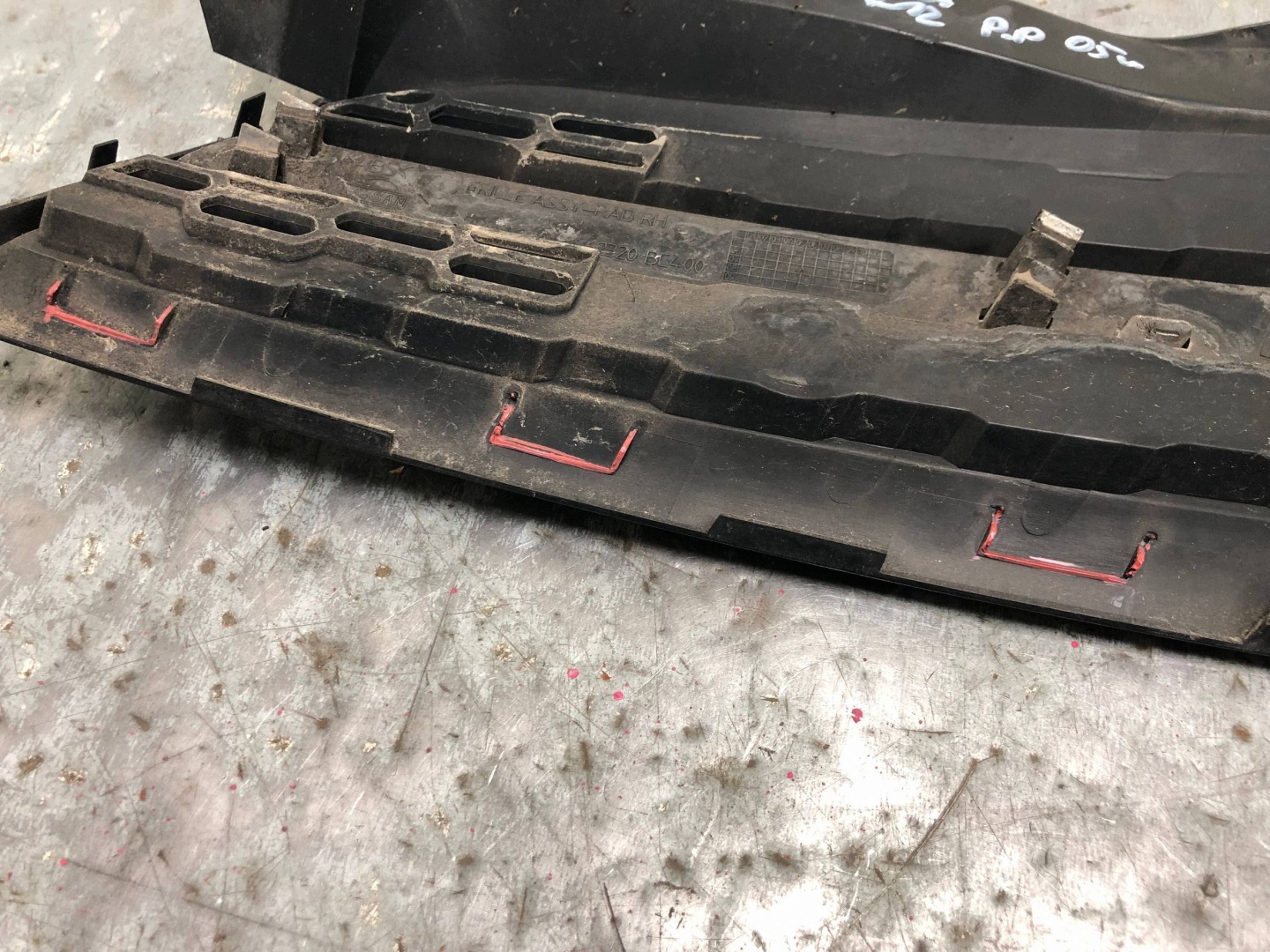 grid GRILLA right front NISSAN MICRA K12 62320BC400 89036989