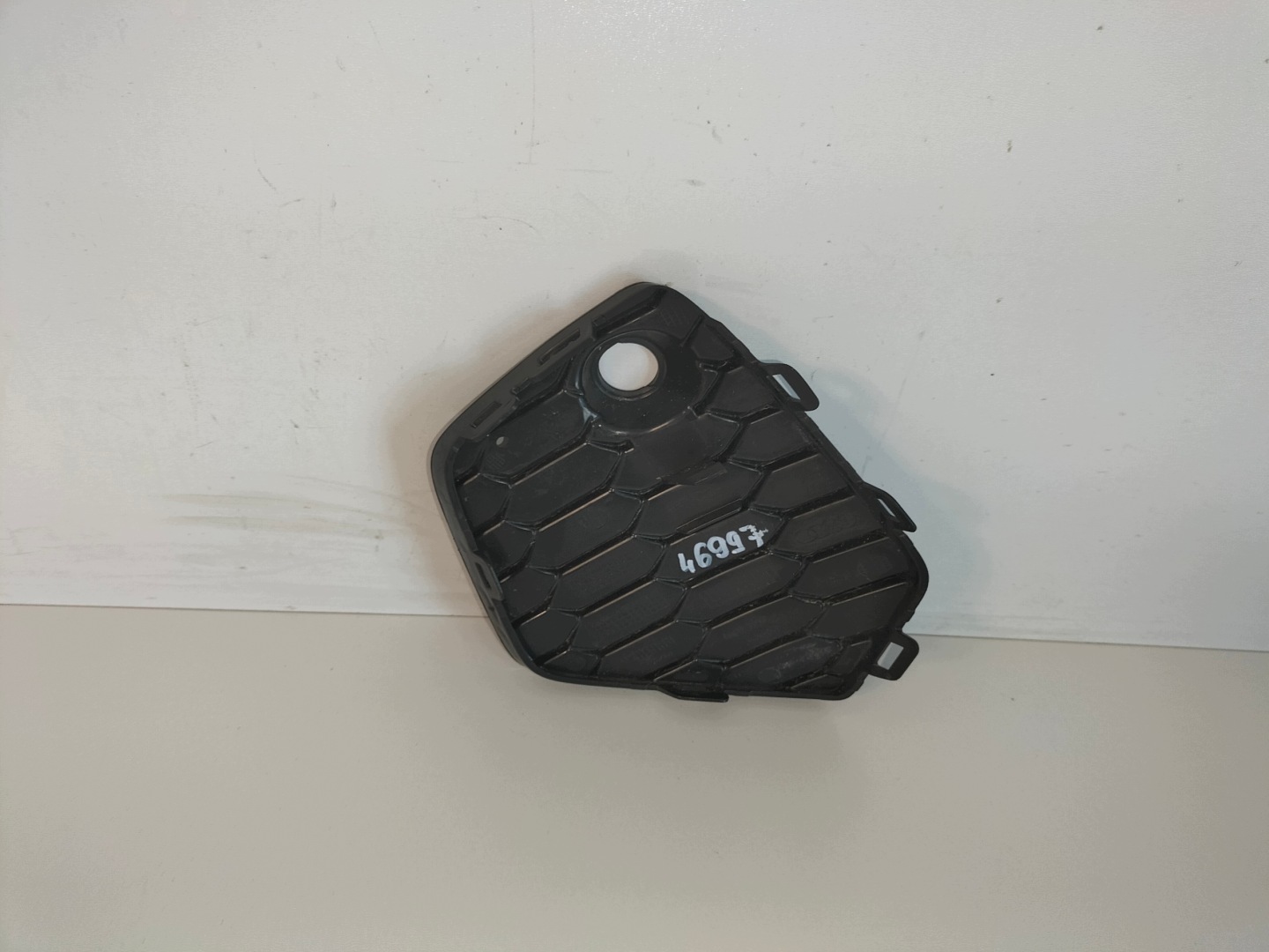 grille grid of a bumper front right AUDI A3 8Y 20
