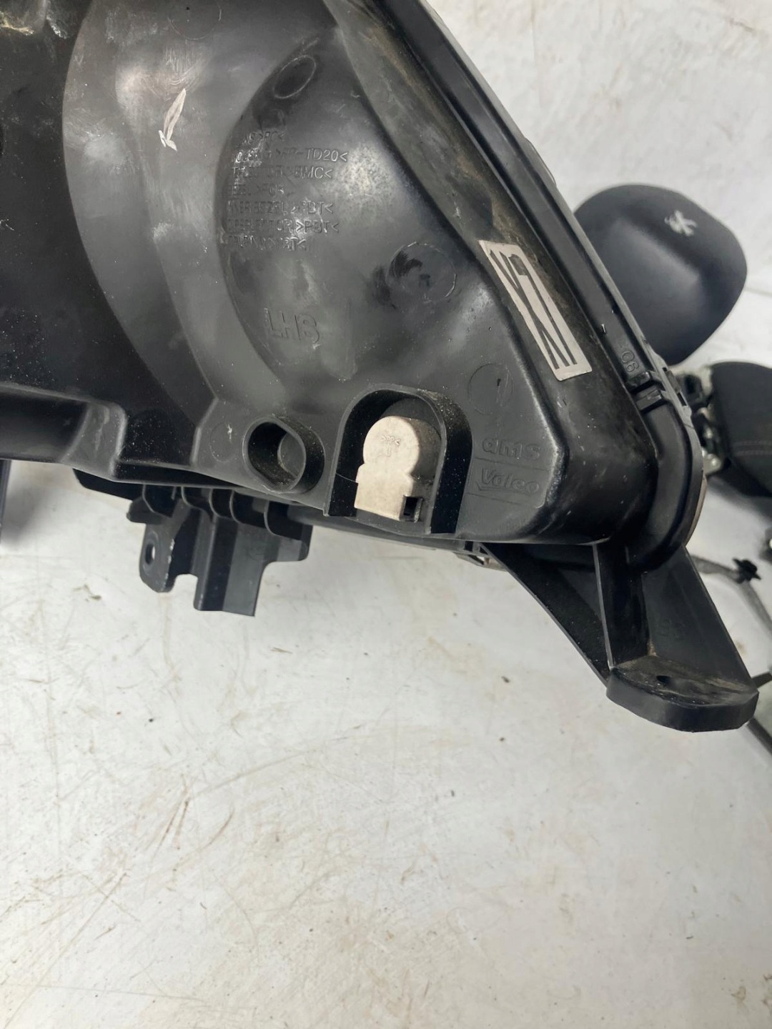 light left front XENON RENAULT LATITUDE 260604600R