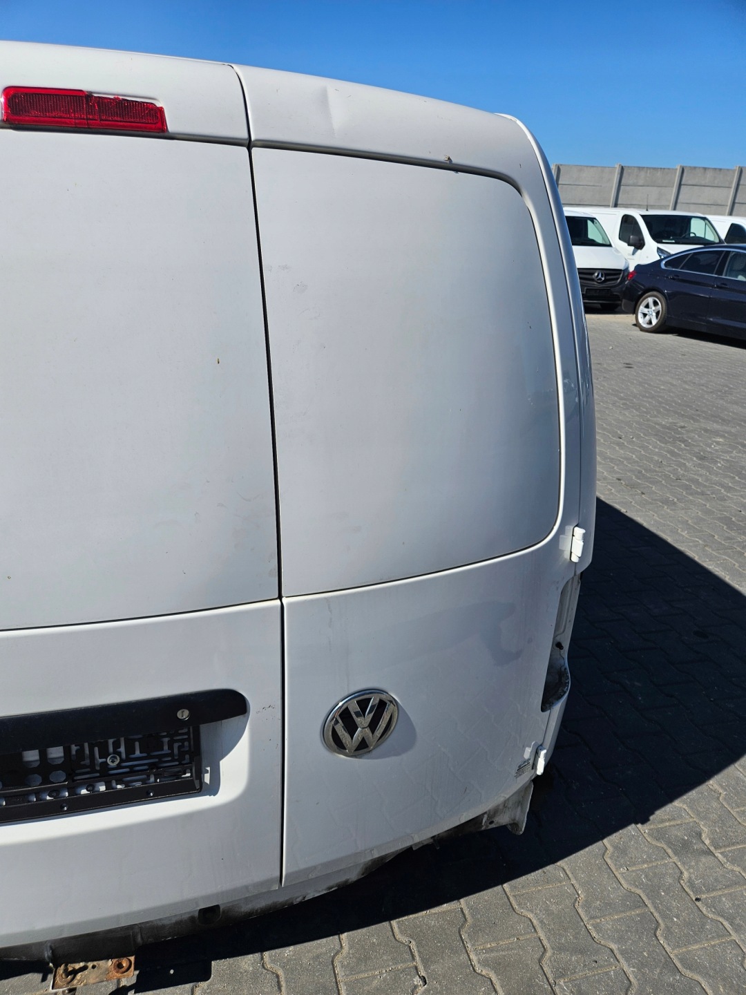 Volkswagen Caddy 2K5 Tür heck komplet Farbe LB9A