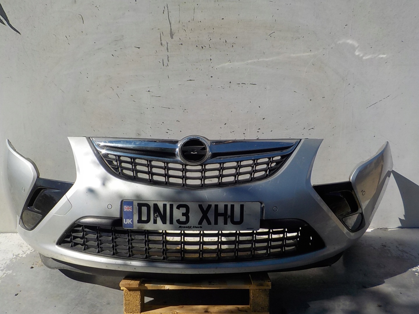 372 OPEL ZAFIRA C 12-19 bumper front front PDC