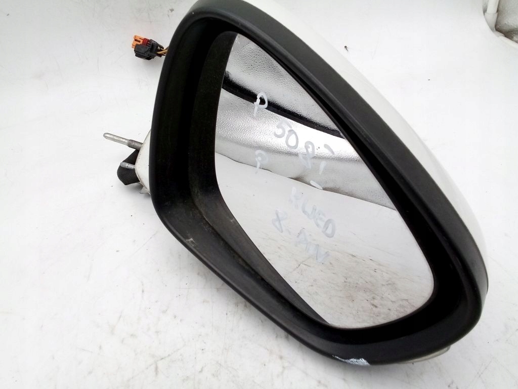Peugeot 508 and 1 mirror right electrics 8 PIN KWED EU