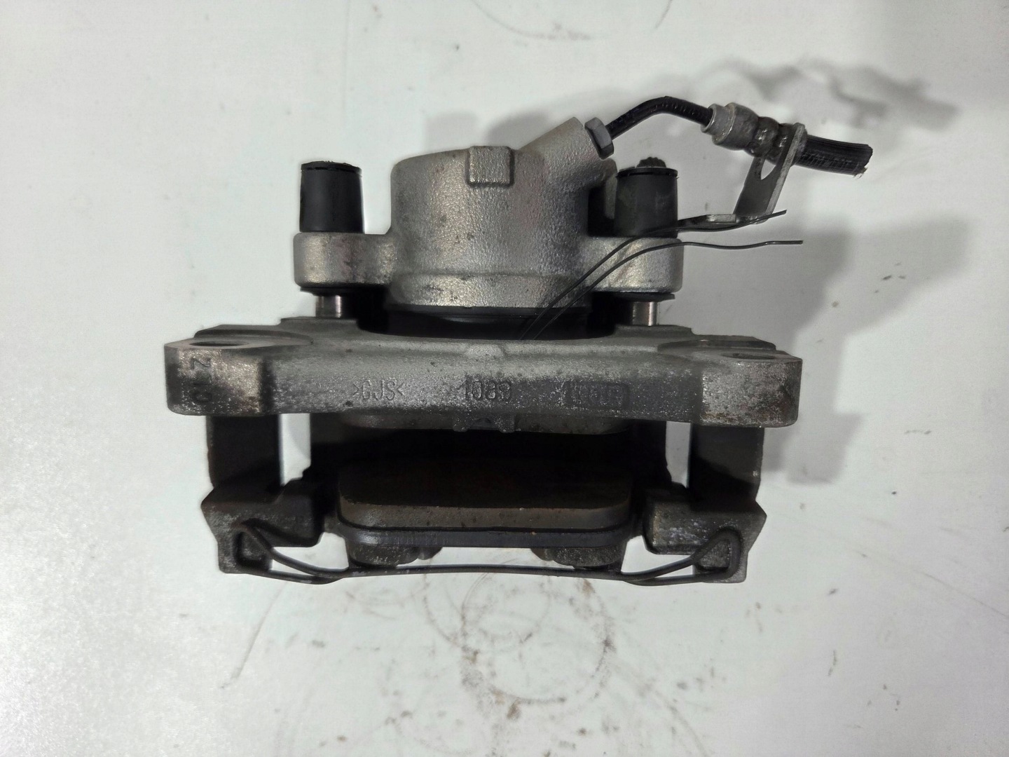Audi A4 S4 B9 caliper brake front left 8W05BQ (B428)