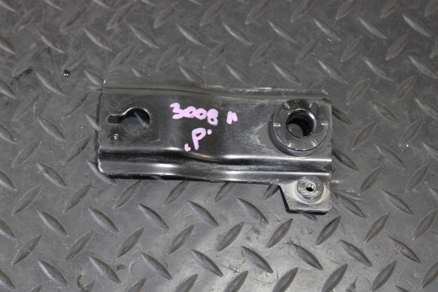 holder bracket KOLYSKI right PEUGEOT 3008 II 2