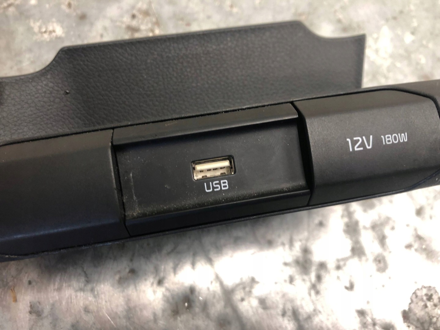 adapter ZLACZE USB KIA PICANTO III 84620G6220