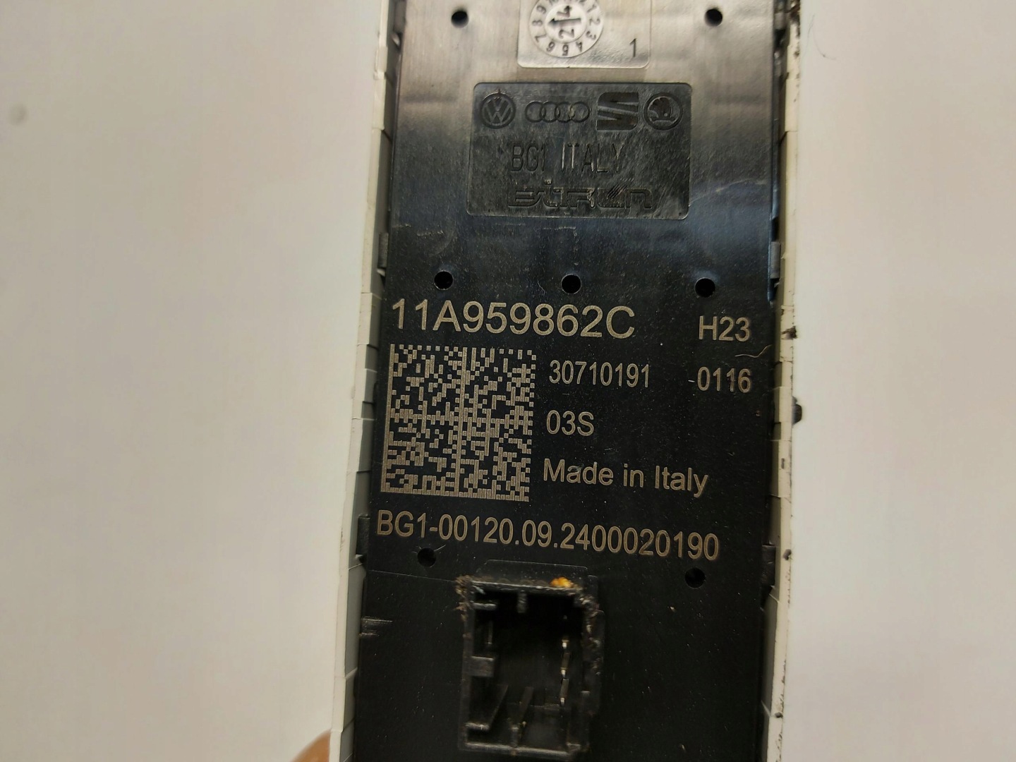 VW ID4 11A , 2024r SUV 5D PANEL PRZYCISKOW PRZELACZIKOW 11A959862