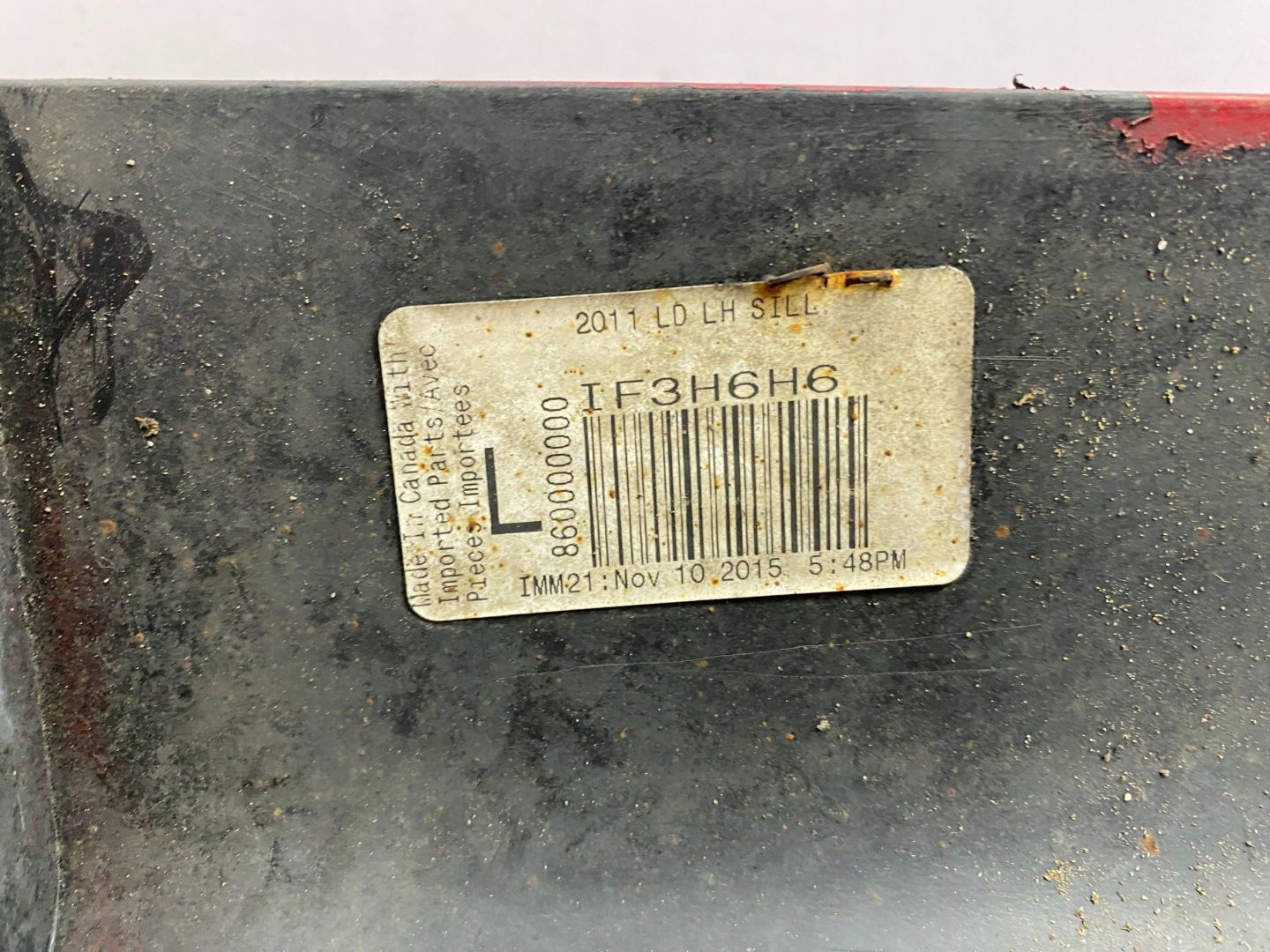 cap threshold left Dodge Charger 2015+