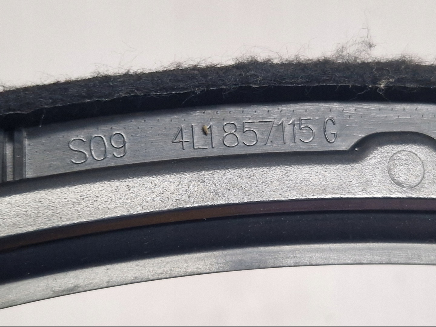 AUDI Q7 4L Tachoring PANEL DEKOR 4F1857115