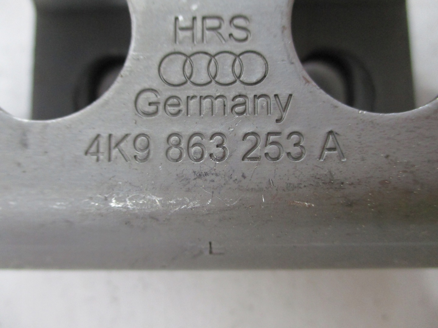 holder boot AUDI A6 4K0 4K9863254A