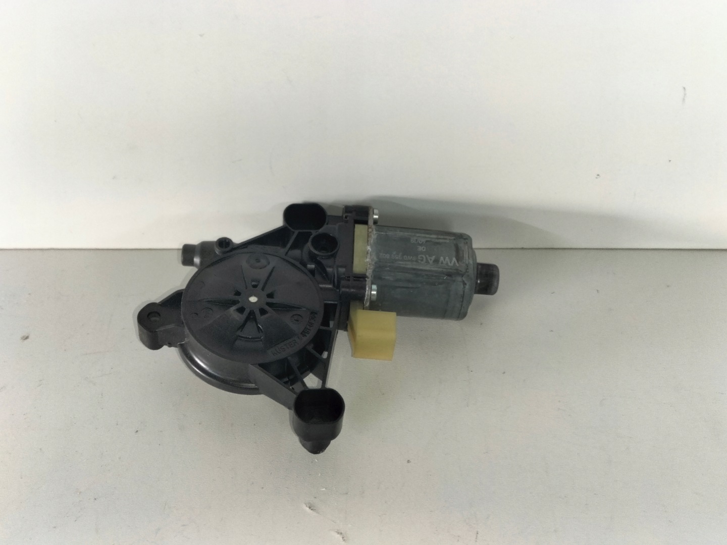 mini motor podnosnika front right AUDI A4 B9 15