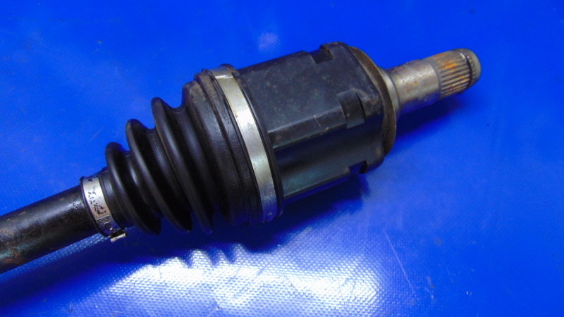 semi-axis left front 2.5 DID TD D4D TOYOTA HILUX VII 05-16R