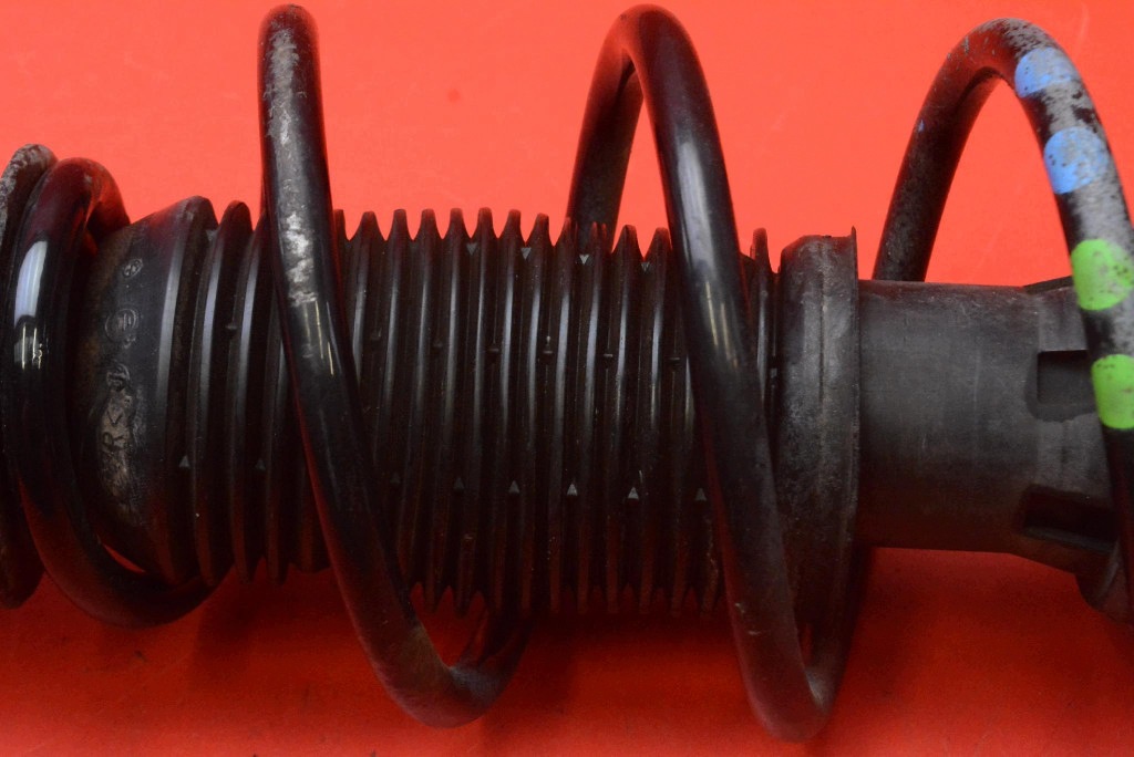 shock absorber left front 1S0413031B VW UP 1 and 1.0 12V 60 KM 11-20