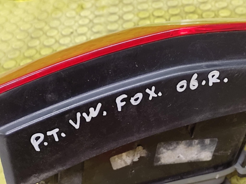 VW FOX Feux phare Droite Arrière