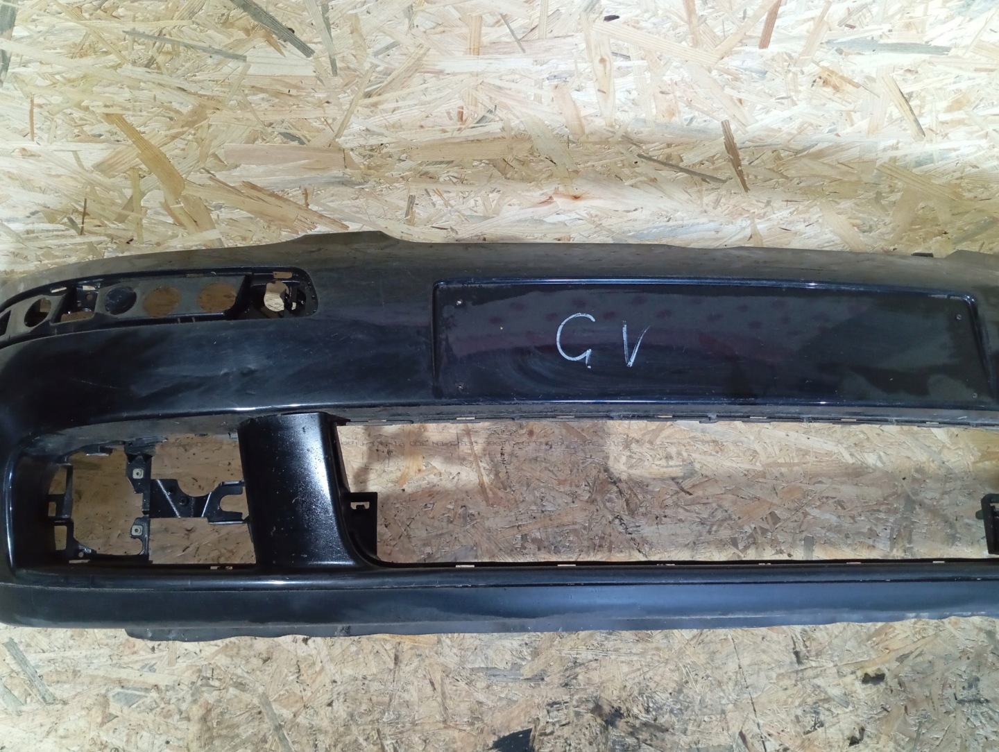 branik prednji dio VW GOLF V opis