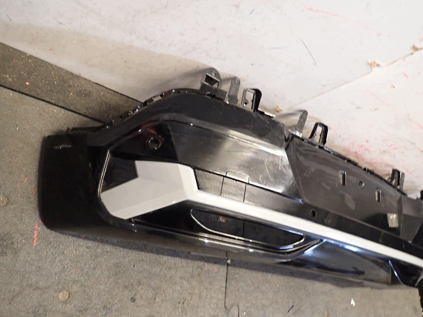 bumper rear part rear RENAULT MEGANE V E-TECH 2022- 850B07529
