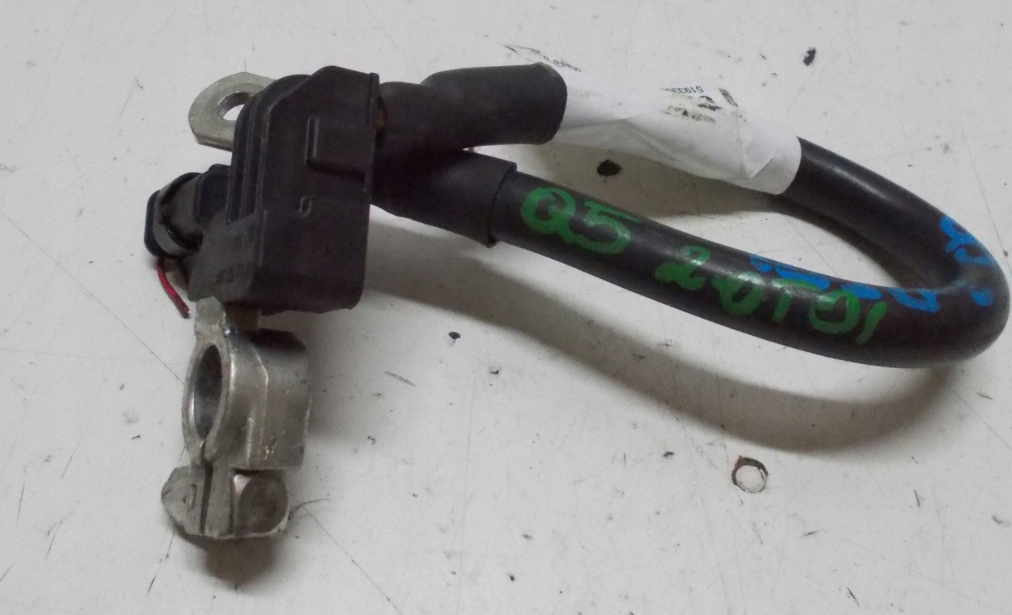 AUDI Q5 2.0 TDI 11R Batteriemanagement Sensor 8R0915181