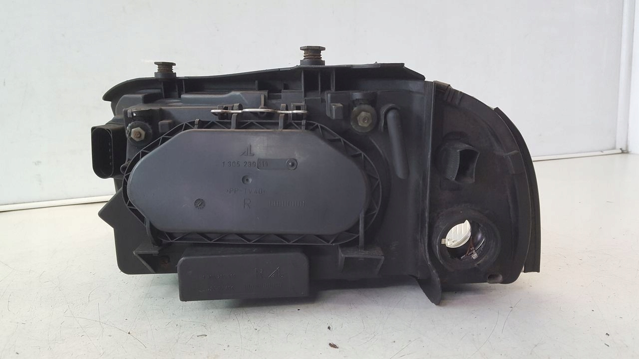 light front front right VW Sharan Lift