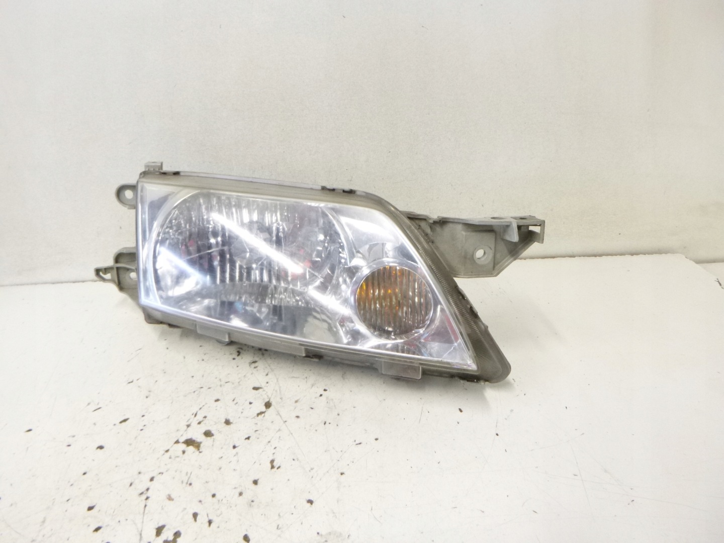 light front right Mazda Premacy 2002r. STANLEY