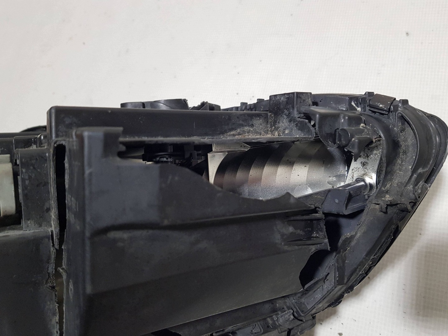 light front front right Mercedes C W204 LIFT ANGLIK 2048209659