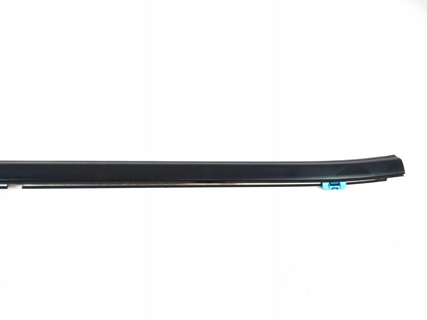 Chevrolet Silverado 1500 gasket moulding dust right front 2019+