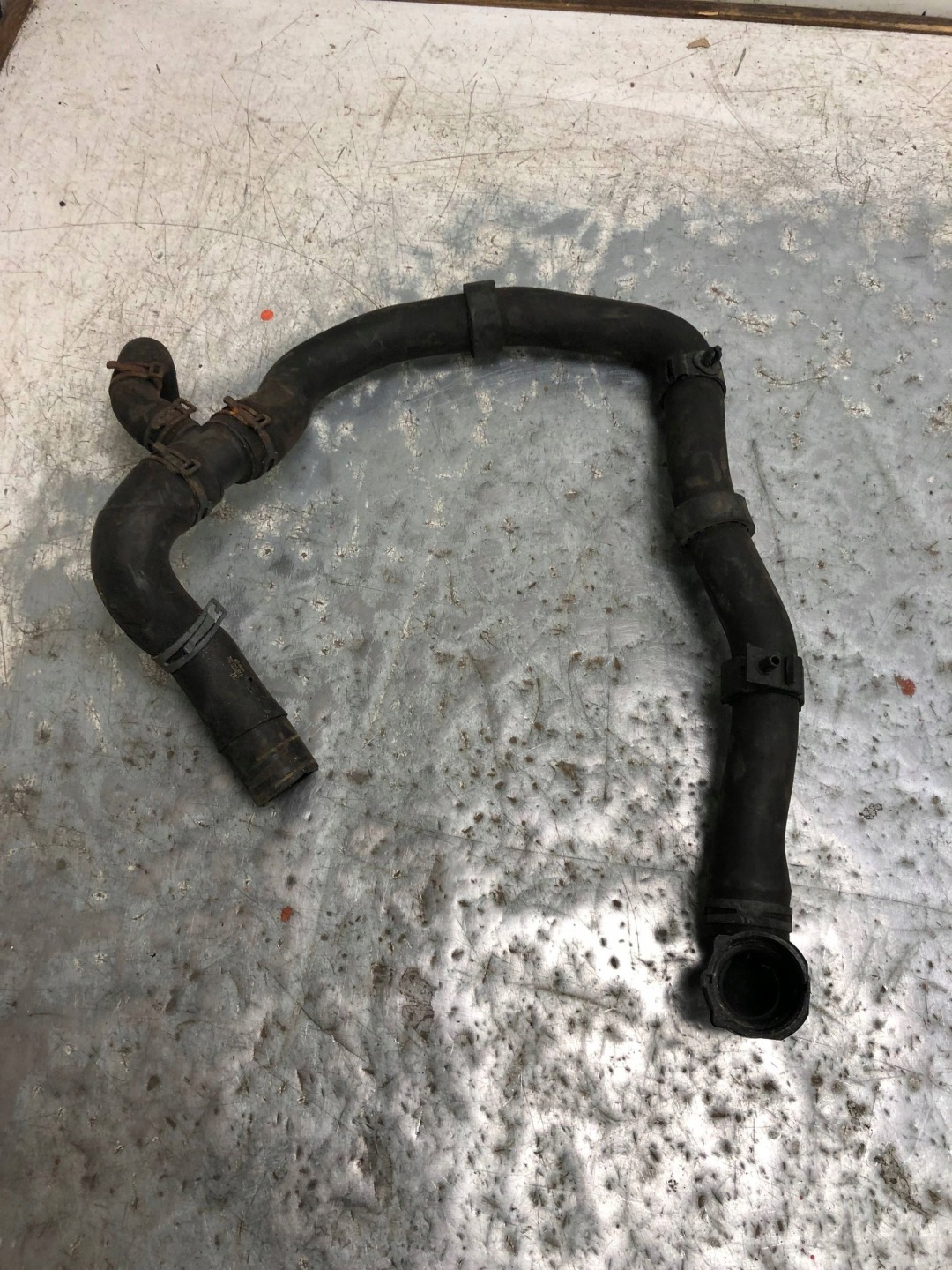 crijevo cijev vode VW SEAT 7N0122051F 5N0122291A