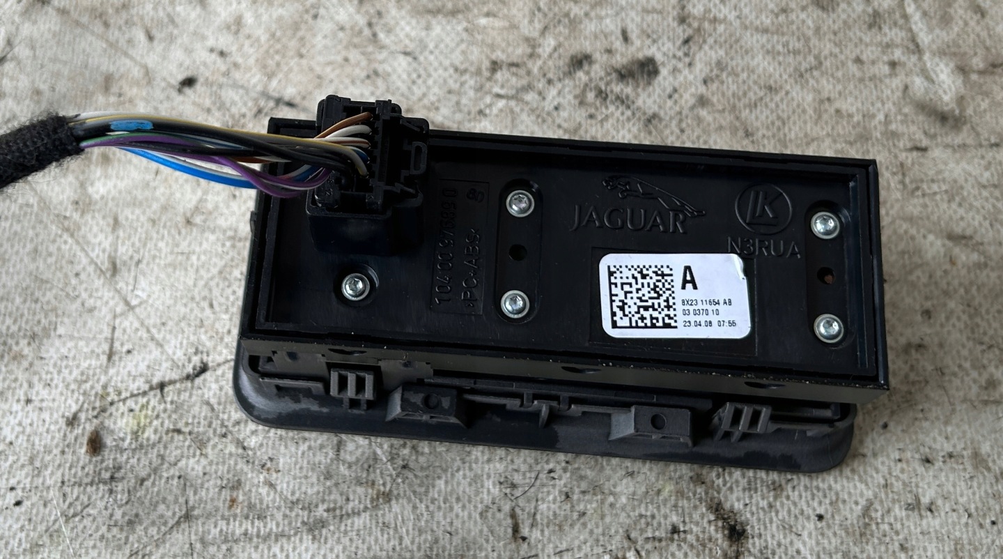 PANEL bonnet SWIATLA JAGUAR XF X250 8X23-11654-AB