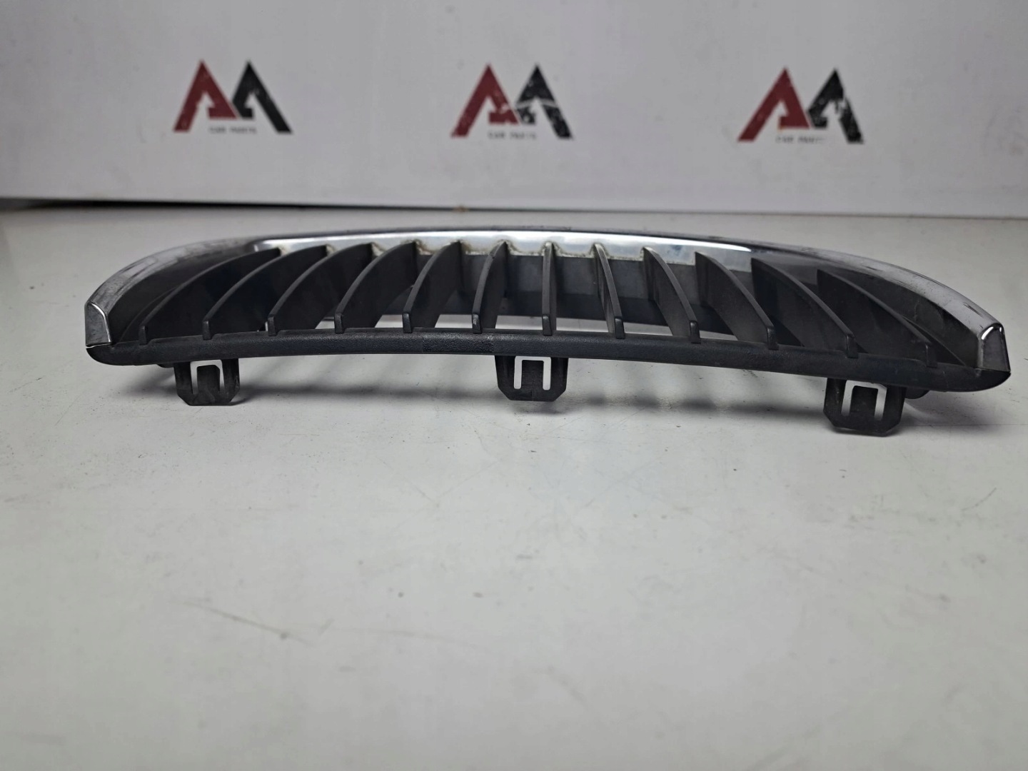 maska maska bubreg desna BMW 3 E90 E91 chrom
